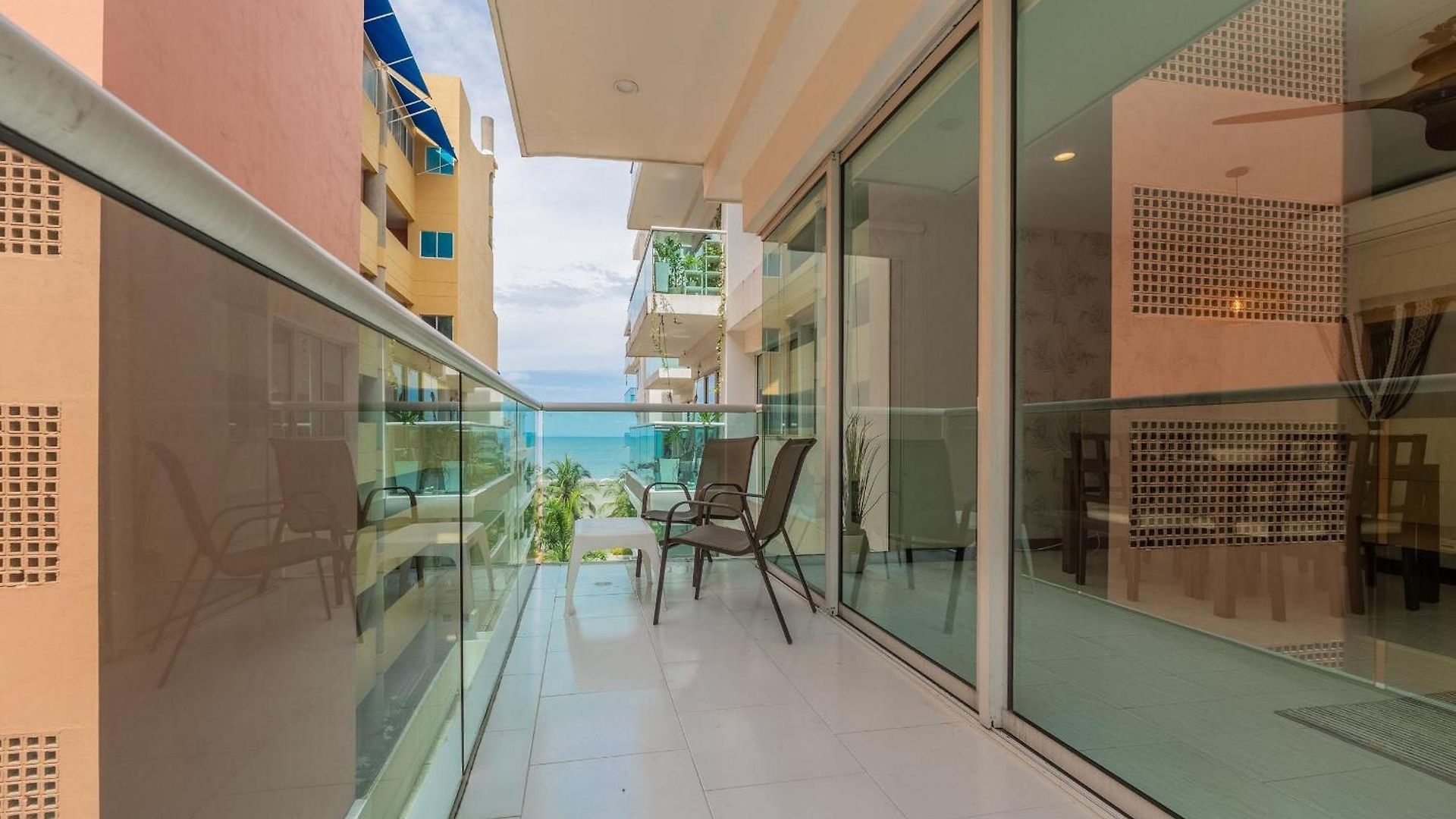Frente Al Mar Con Acceso Directo A La Playa Morros 922 Cartagena