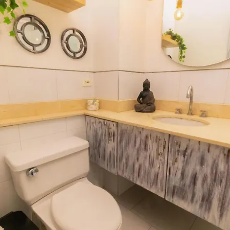 Frente Al Mar Con Acceso Directo A La Playa Morros 922 Apartamento *